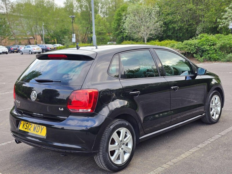 VOLKSWAGEN POLO