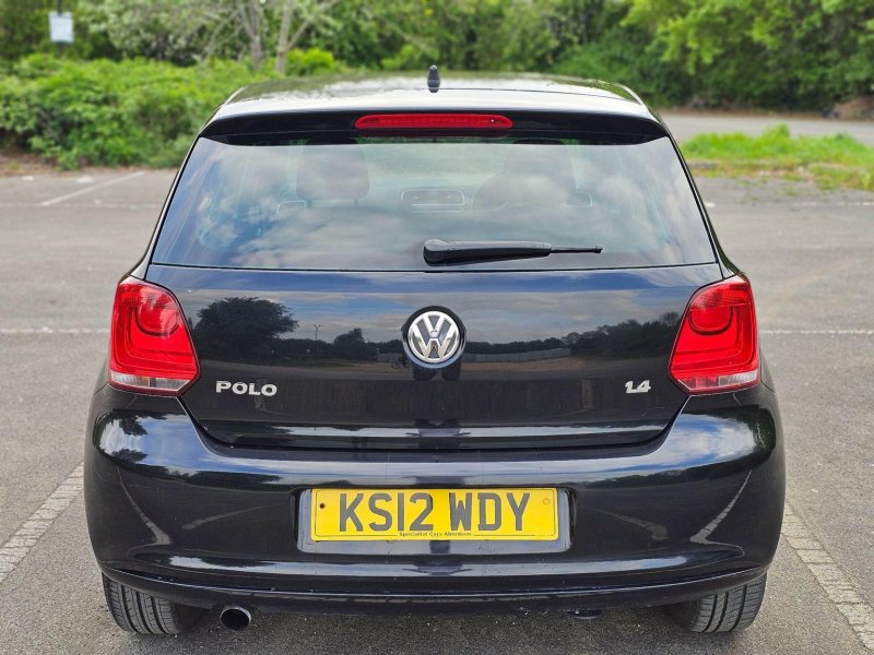 VOLKSWAGEN POLO