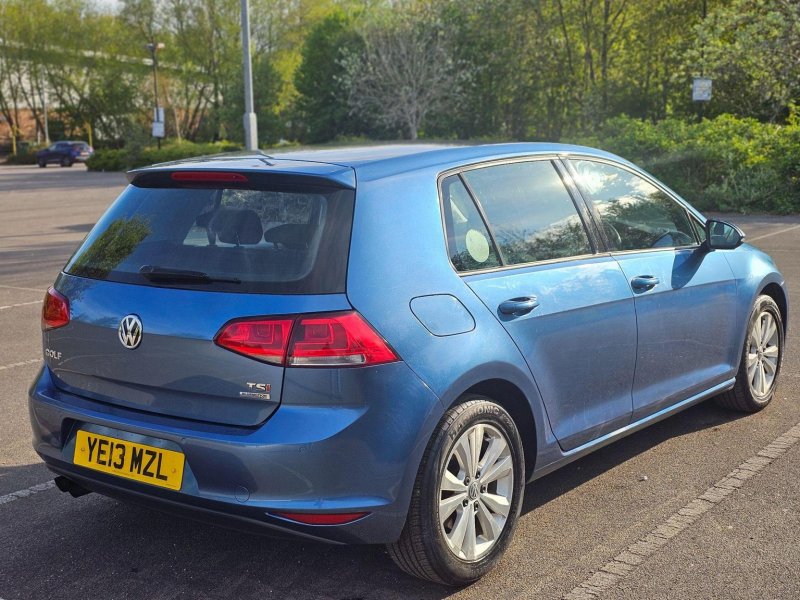 VOLKSWAGEN GOLF